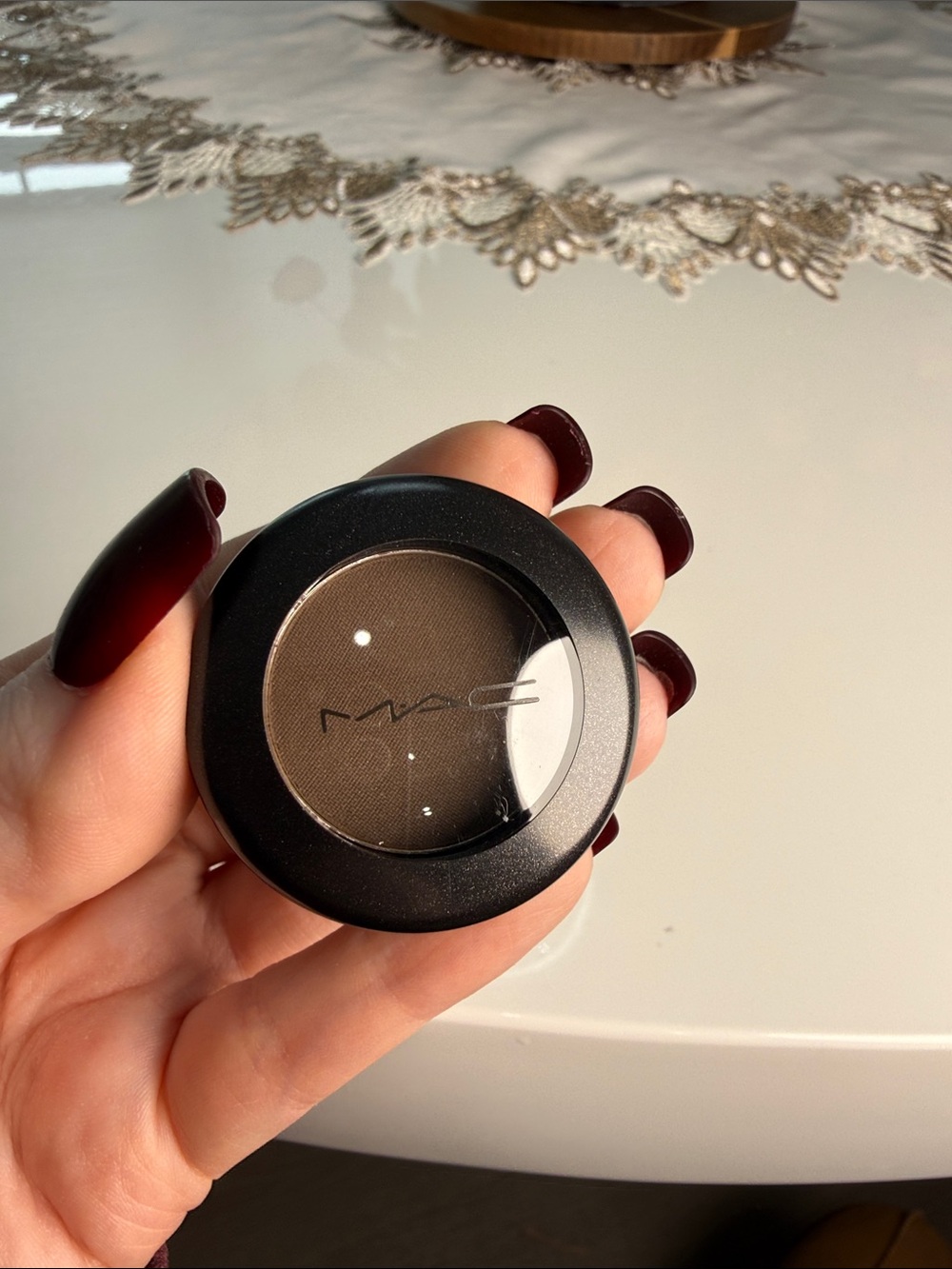MAC Cosmetics satin eyeshadow in Brun